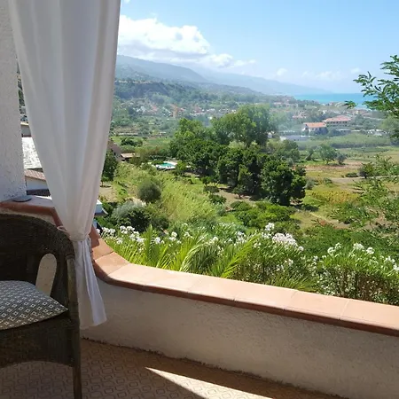 Anna - Ampio Con Terrazza Panoramica Sul Mare Fuscaldo